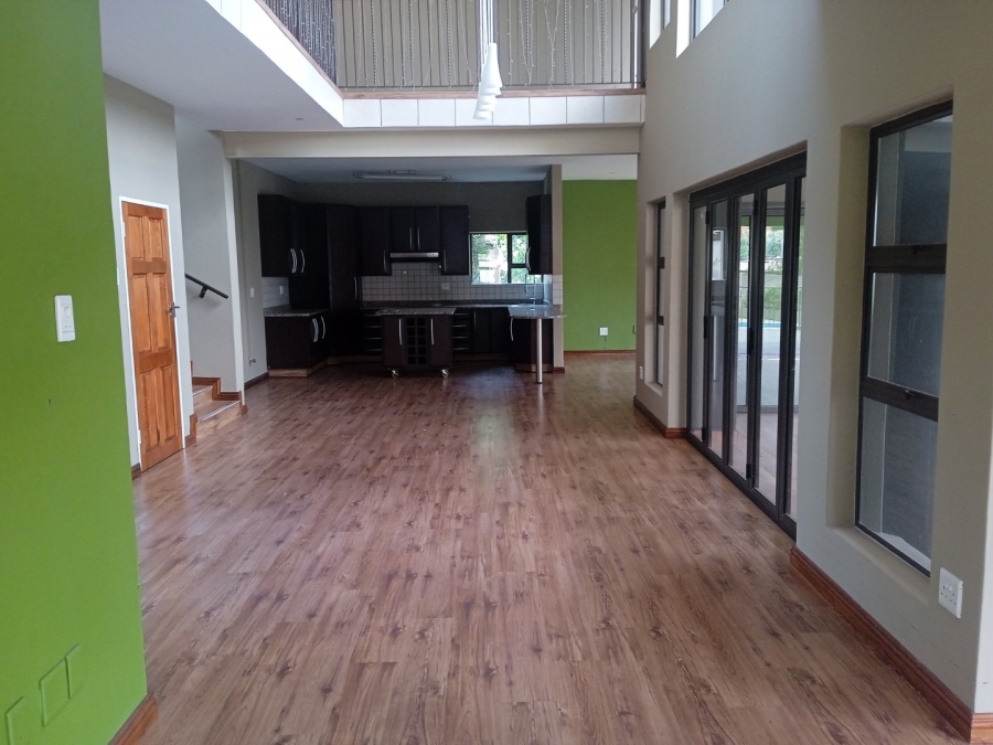 To Let 5 Bedroom Property for Rent in Xanadu North West